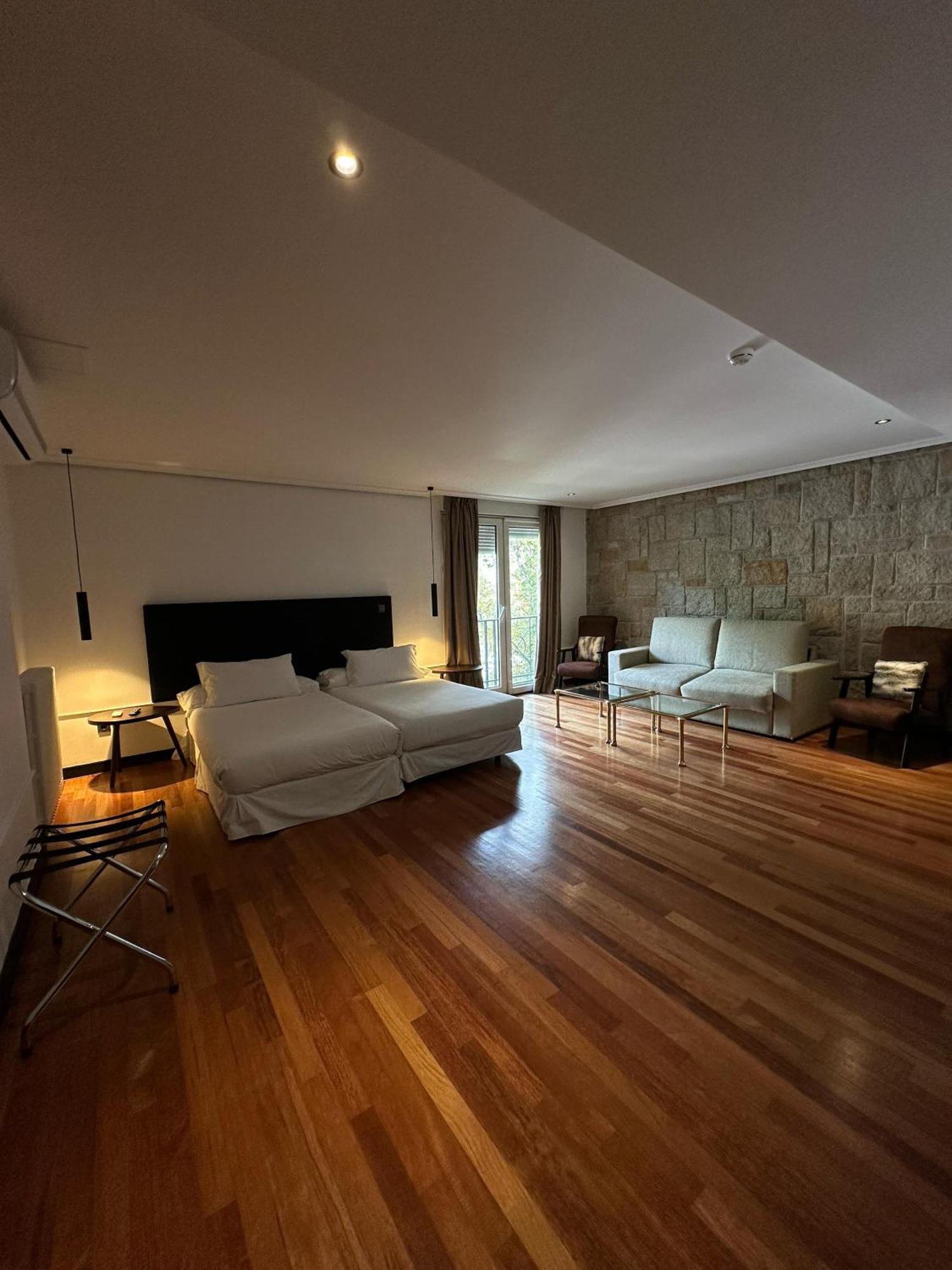 Hotel Hita 